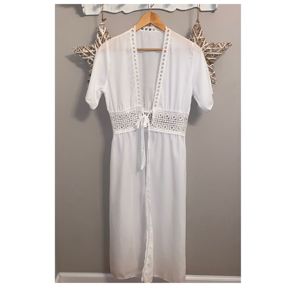 Crochet Trim Swimsuit Cover-Up in White ~ Brand New M - Picture 3 of 9